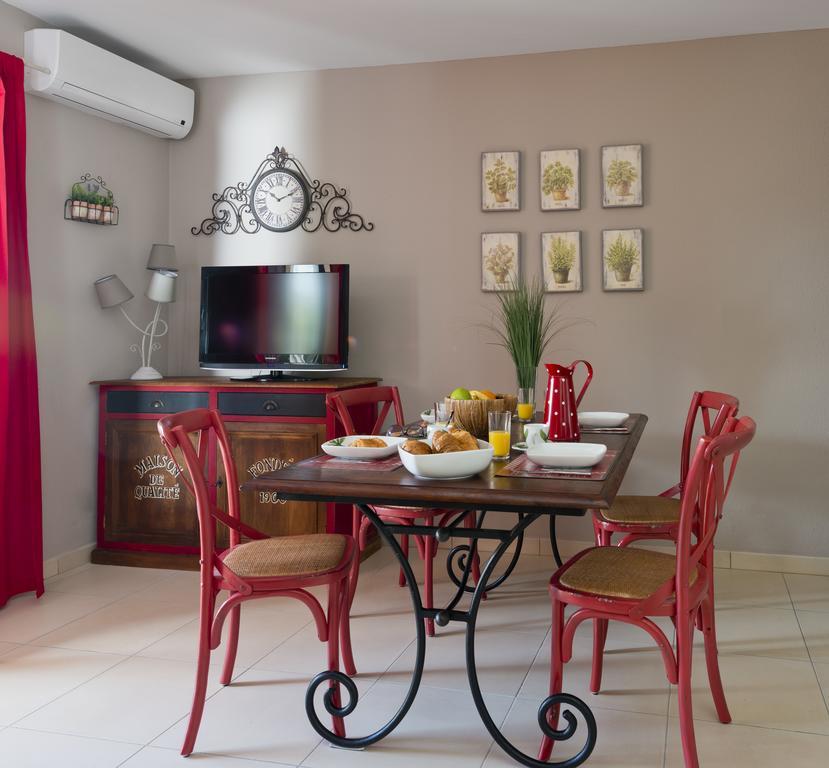 Les Jardins De La Mer Grimaud Room photo