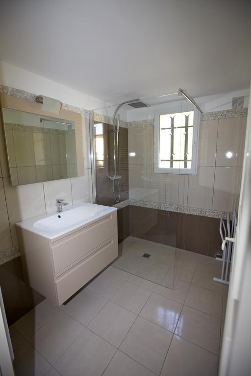 Les Jardins De La Mer Grimaud Room photo